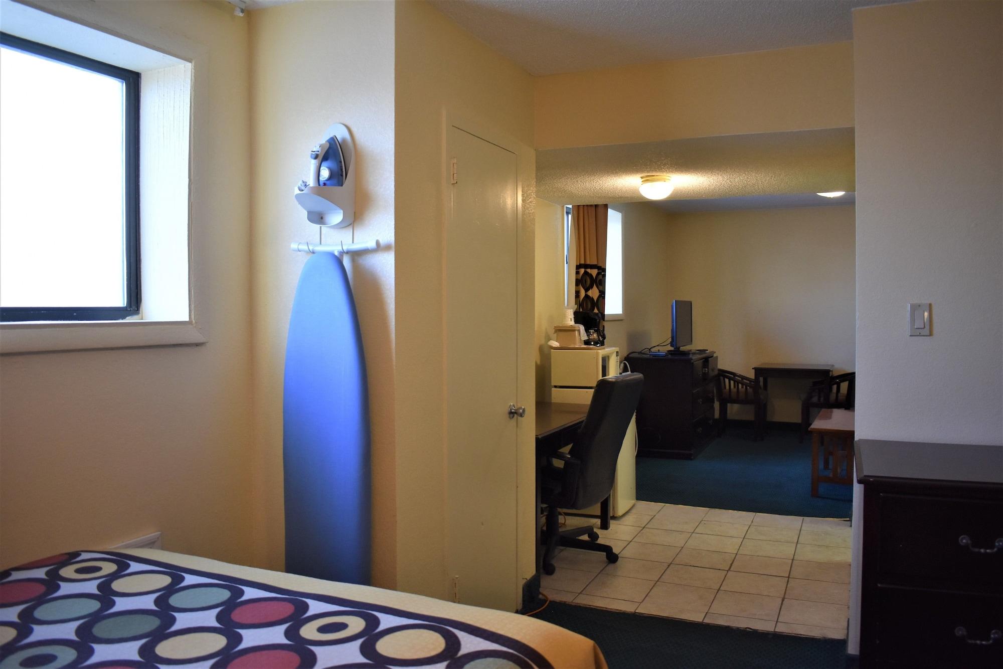 Super 8 By Wyndham Atlantic Motel 2*