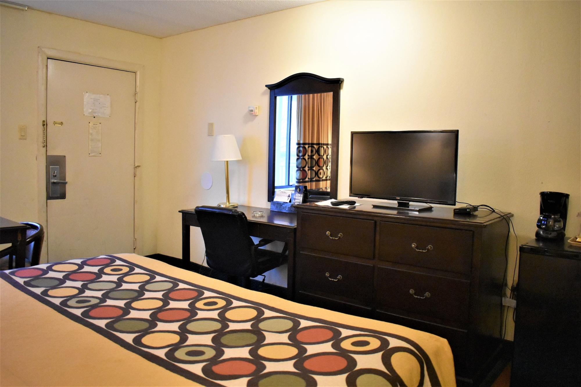 Super 8 By Wyndham Atlantic Motel 2*