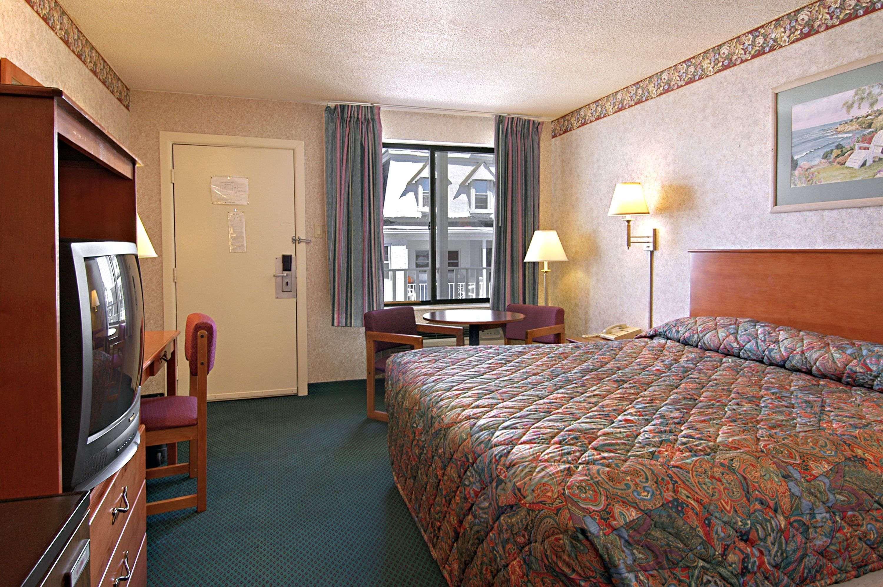Super 8 By Wyndham Atlantic Motel