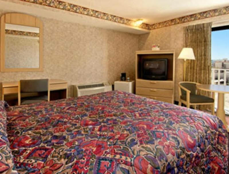 Super 8 By Wyndham Atlantic Motel 2*